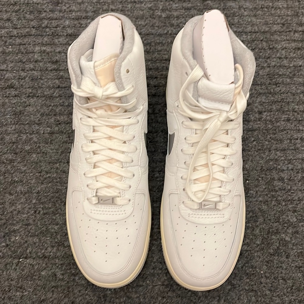 Nike Air Force 1 Sculpt Size W 12 Summit White/Silver - new with damaged box